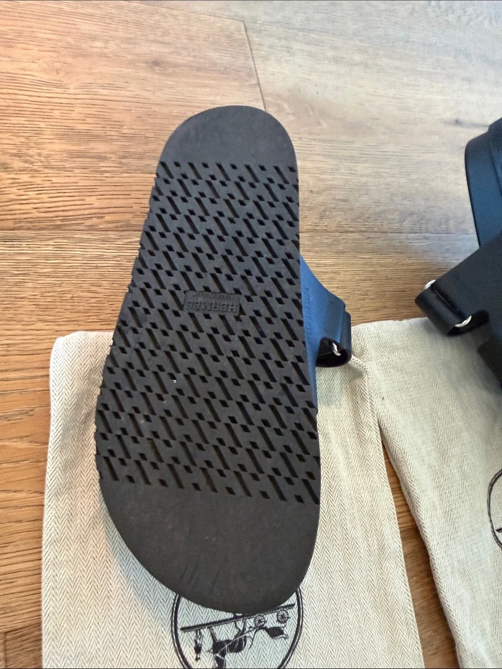 Hermes Chypre Sandal Black Leather - Picture 7 of 8